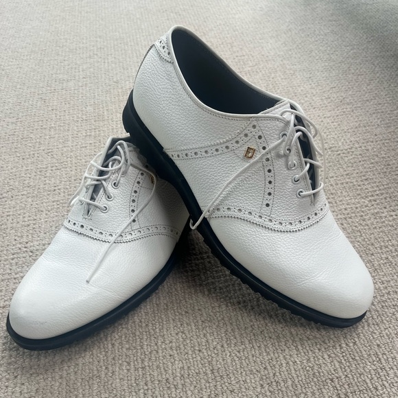 NEW FootJoy Classics Professional Golf Shoes 9 1/2 main image 5